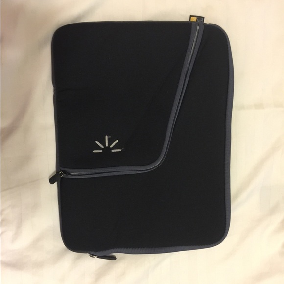 Case Logic Laptop Sleeve - Neoprene Exterior - Picture 1 of 3